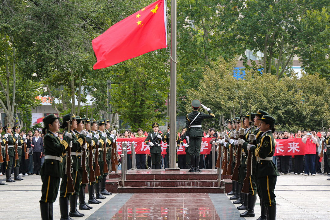 建党105周年升国旗仪式.png